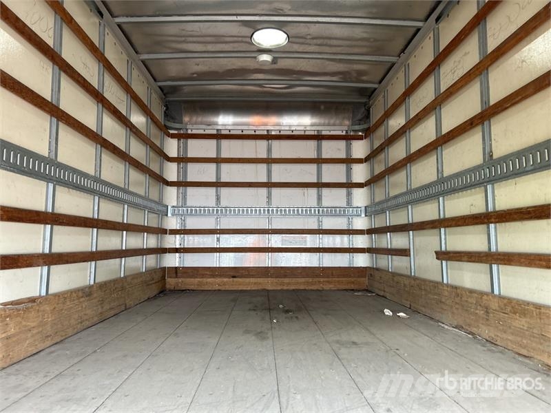 Isuzu NPR HD Camiones caja cerrada