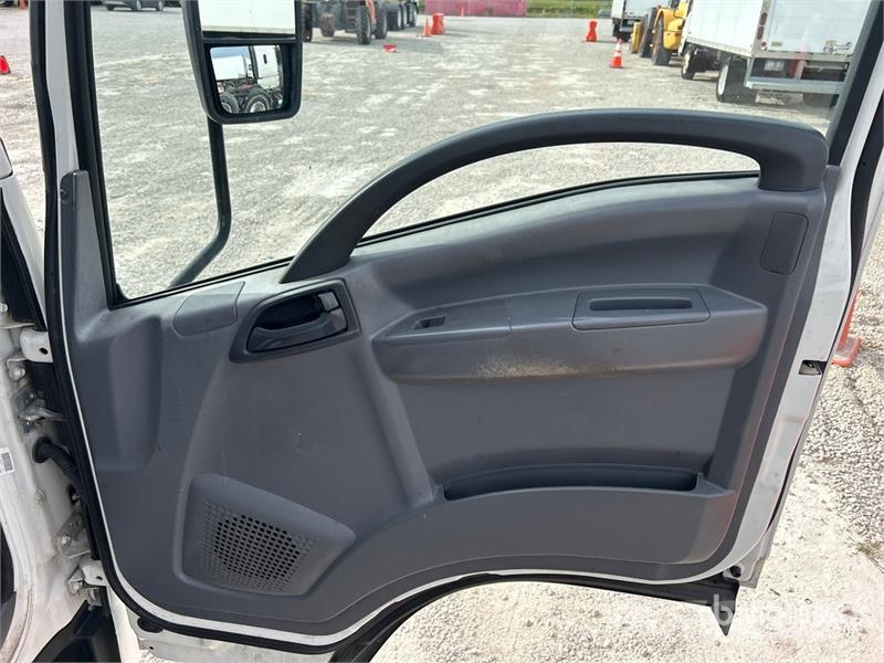 Isuzu NPR HD Kastenaufbau