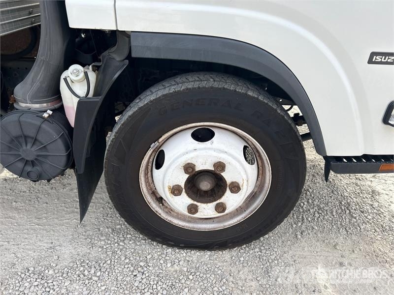 Isuzu NPR HD Kastenaufbau