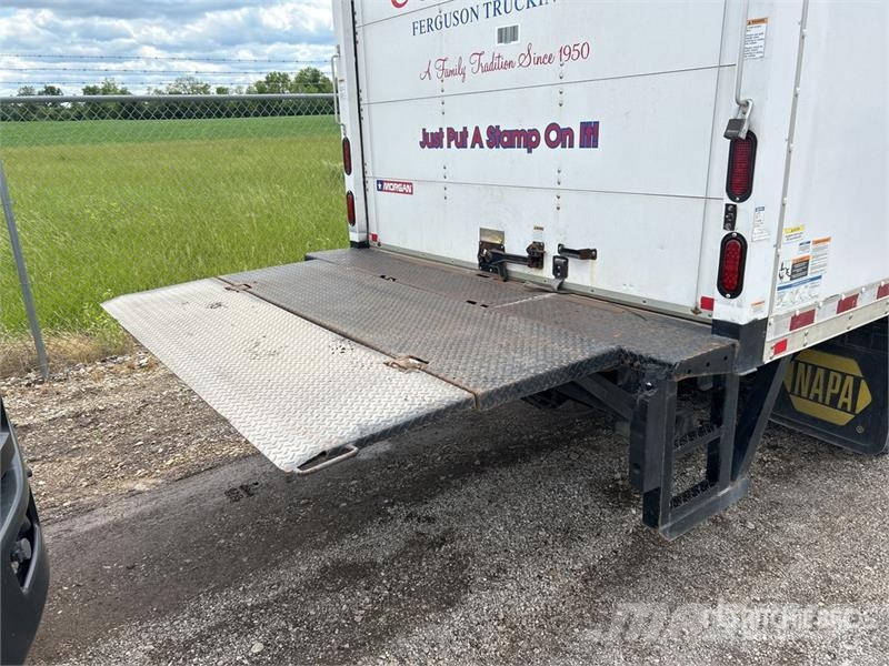 Isuzu NPR HD Camiones caja cerrada