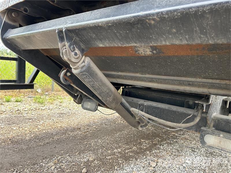 Isuzu NPR HD Camiones caja cerrada