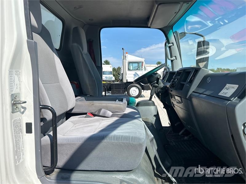 Isuzu NPR HD Kastenaufbau