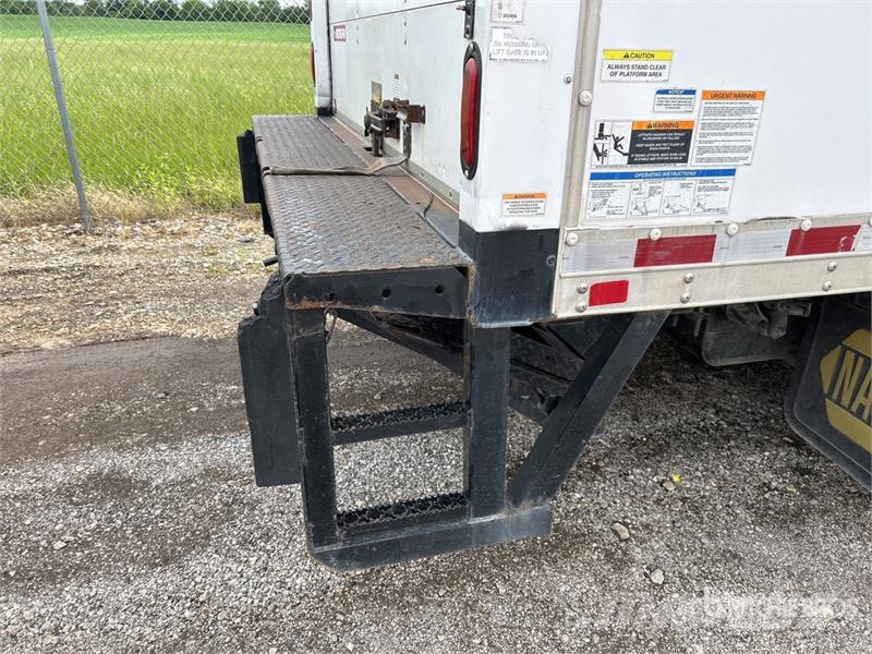 Isuzu NPR HD Camiones caja cerrada