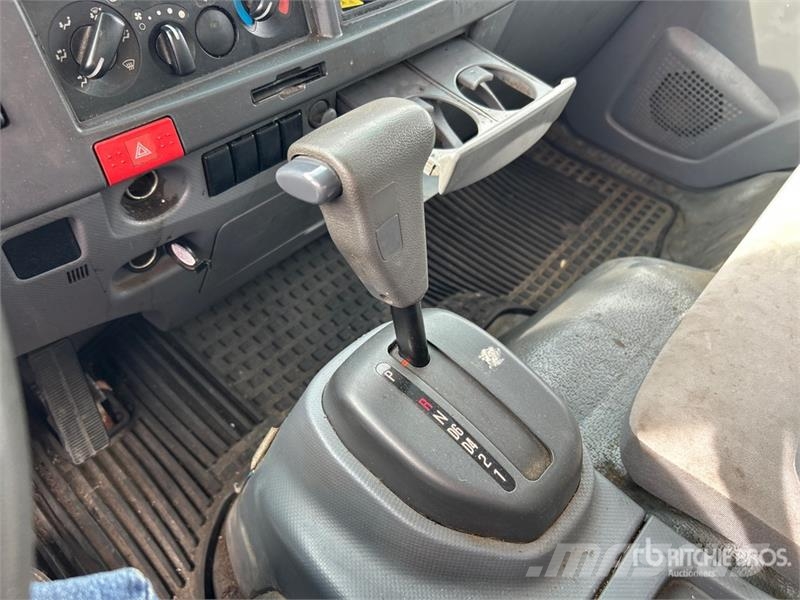 Isuzu NPR HD Kastenaufbau