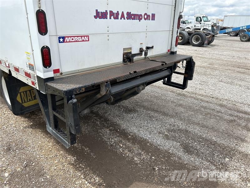 Isuzu NPR HD Camiones caja cerrada