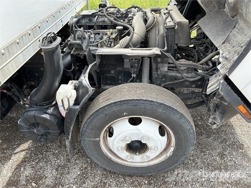 Isuzu NPR HD Camiones caja cerrada