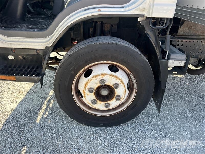 Isuzu NPR HD Kastenaufbau