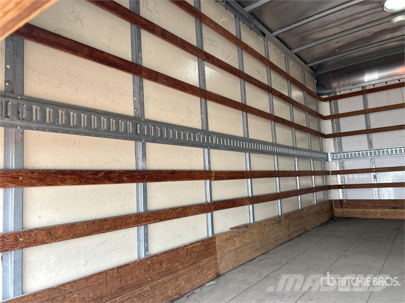 Isuzu NPR HD Camiones caja cerrada