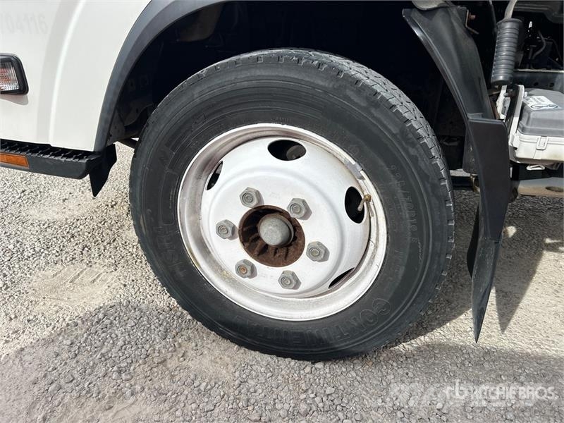 Isuzu NPR HD Kastenaufbau