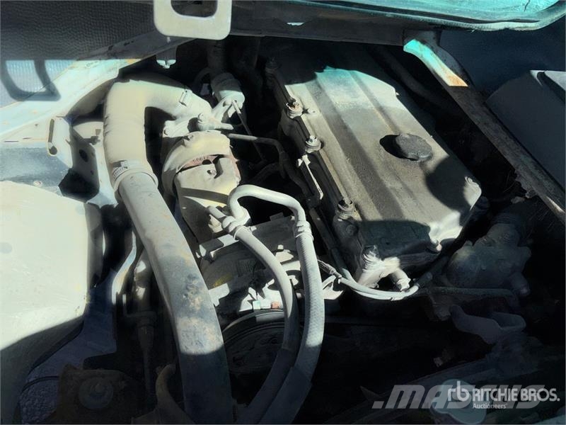 Isuzu NQR Camiones plataforma