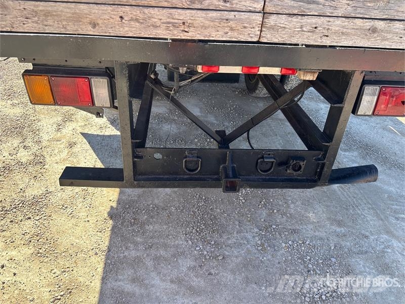 Isuzu NQR Camiones plataforma