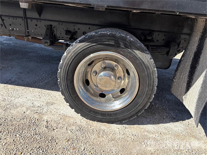 Isuzu NQR Camiones plataforma