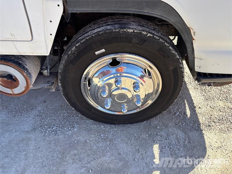 Isuzu NQR Camiones plataforma