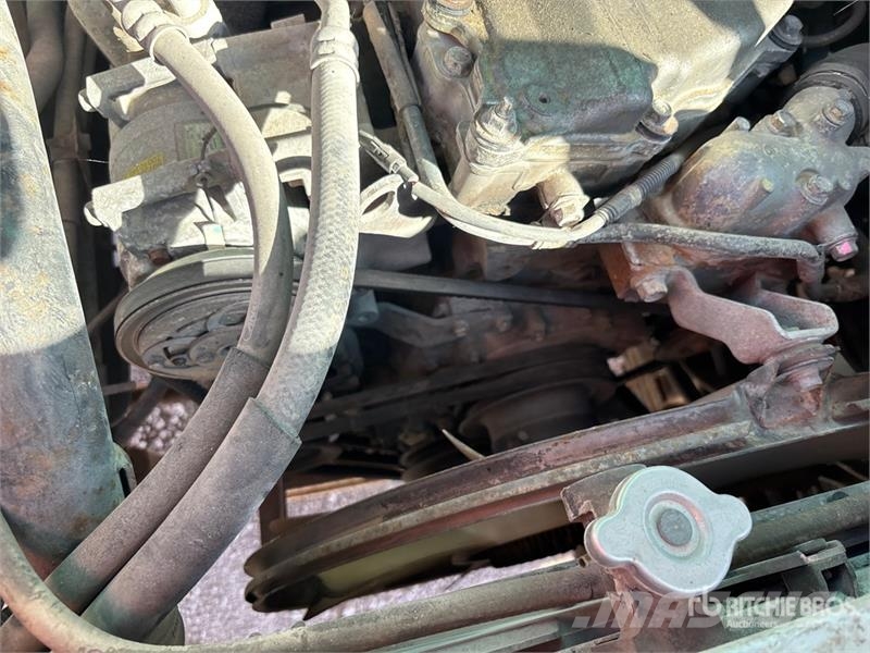 Isuzu NQR Camiones plataforma