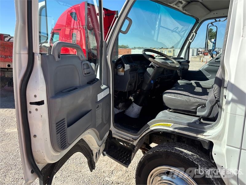 Isuzu NQR Camiones plataforma