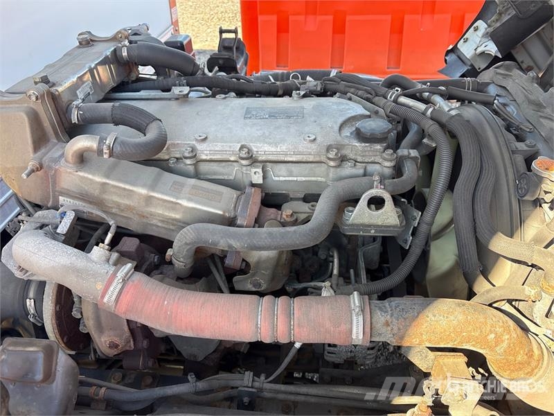Isuzu NQR 4x2 Mobile Shredding Truck شاحنات أخرى