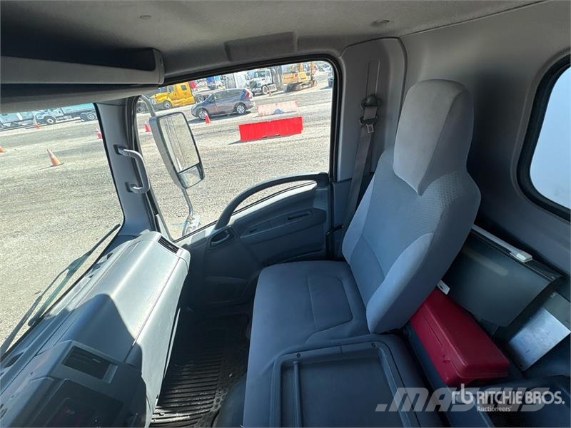 Isuzu NQR 4x2 Mobile Shredding Truck شاحنات أخرى
