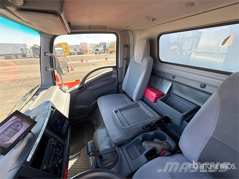 Isuzu NQR 4x2 Mobile Shredding Truck شاحنات أخرى