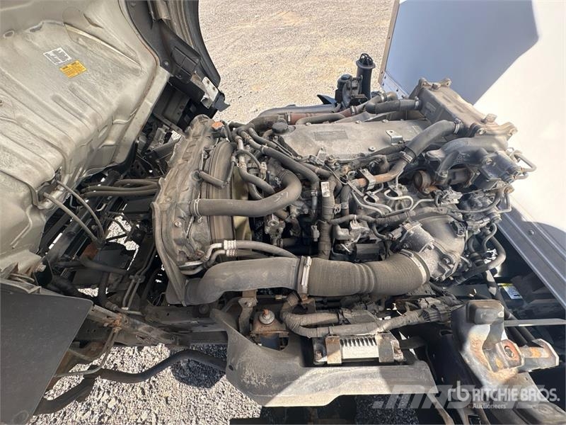 Isuzu NQR 4x2 Mobile Shredding Truck شاحنات أخرى