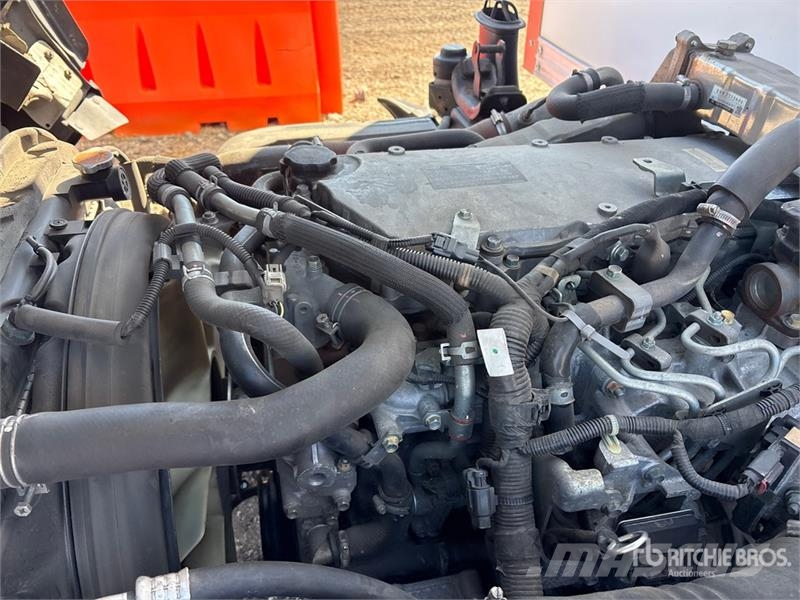 Isuzu NQR 4x2 Mobile Shredding Truck شاحنات أخرى