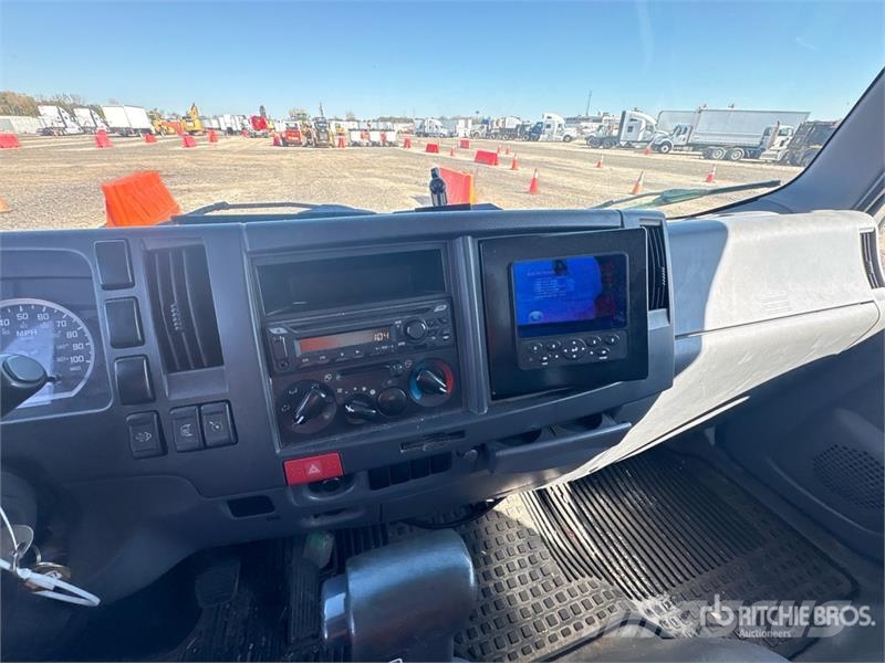 Isuzu NQR 4x2 Mobile Shredding Truck شاحنات أخرى