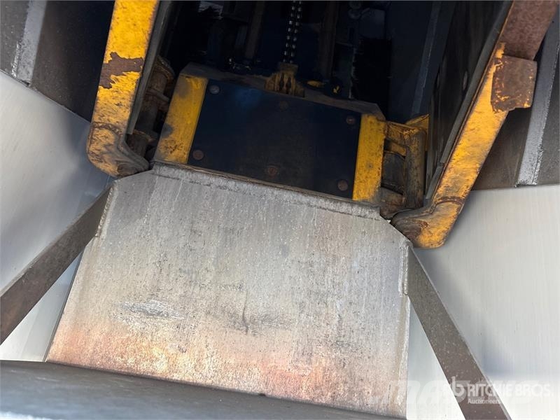 Isuzu NQR Mobile Shredding Truck Drugi tovornjaki