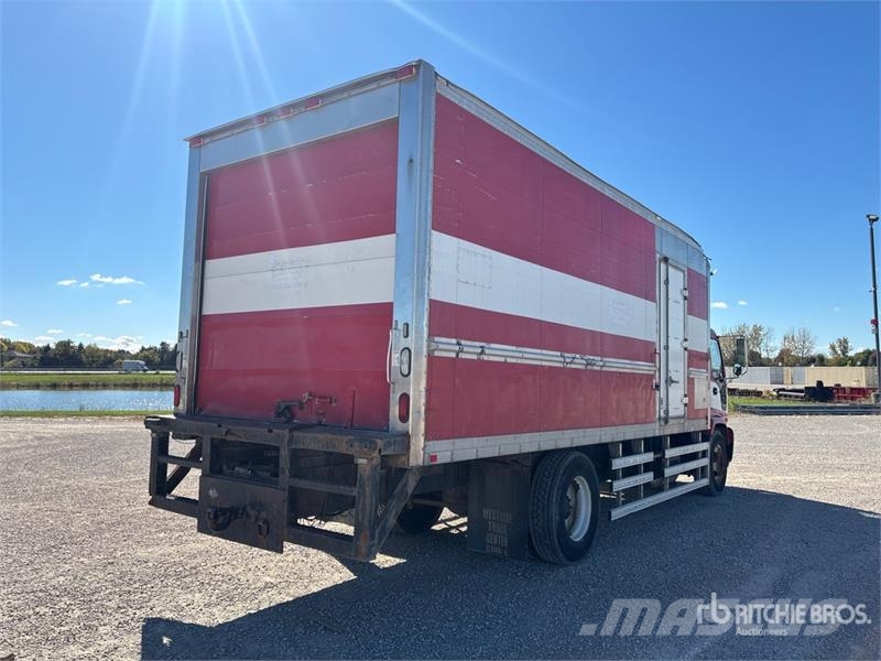 Isuzu T7F042 4x2 Refrigerated Truck Chłodnie samochodowe
