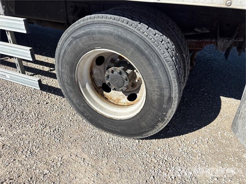 Isuzu T7F042 4x2 Refrigerated Truck Kravas automašīnas - refrižeratori
