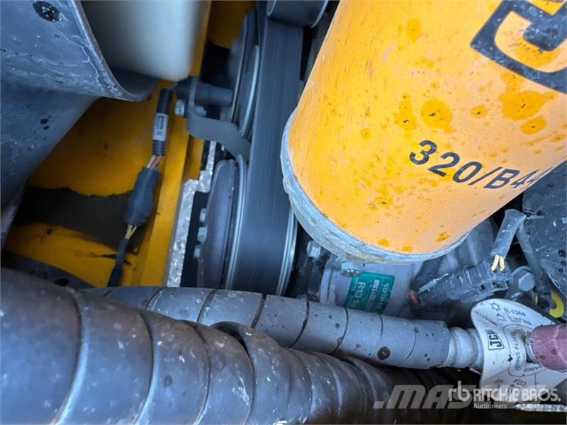 JCB 4CX 14HFCA 4x4x4 Backhoe Loader Rovokopači