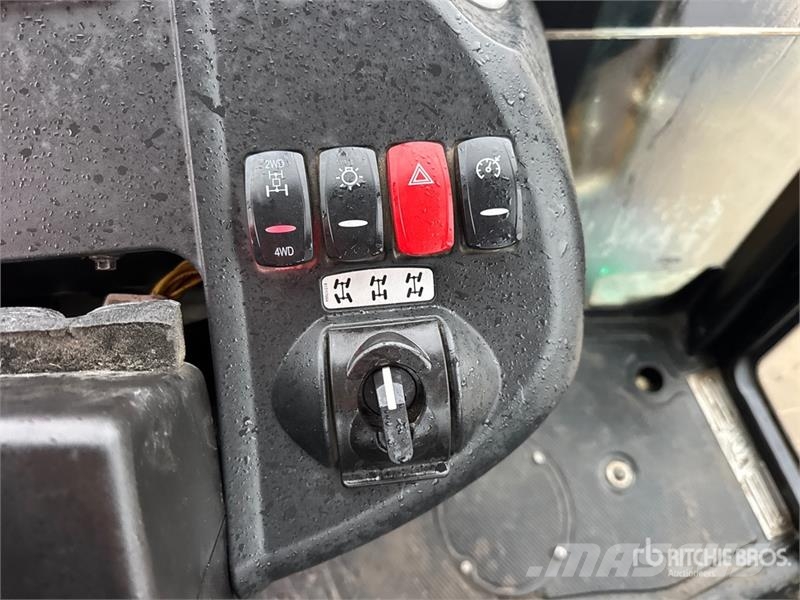 JCB 4CX 14HFCA 4x4x4 Backhoe Loader Ekskavatori-iekrāvēji