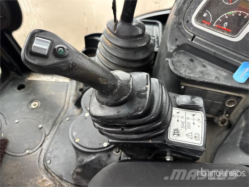 JCB 4CX 14HFCA 4x4x4 Backhoe Loader Ekskavatori-iekrāvēji