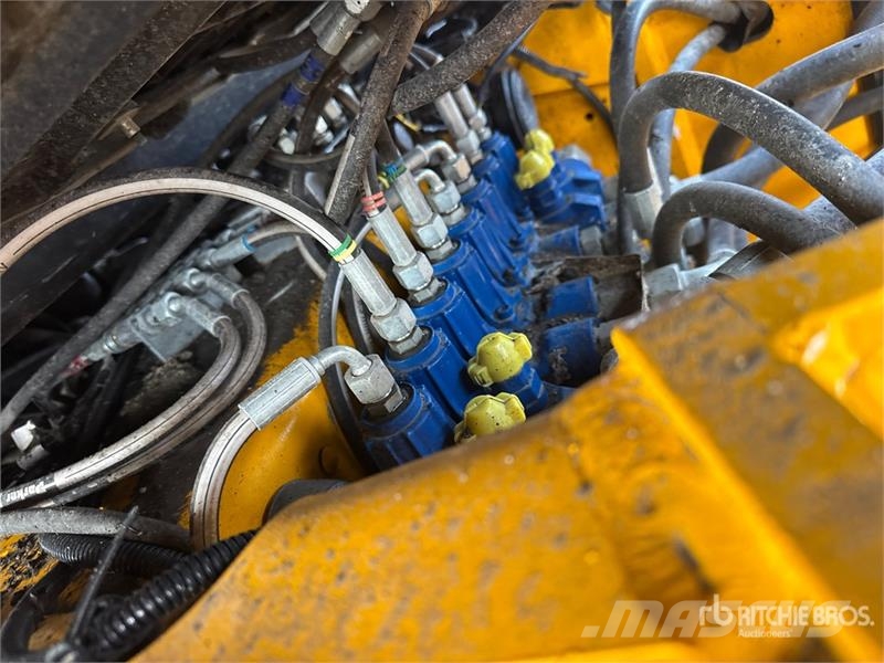 JCB 4CX 14HFCA 4x4x4 Backhoe Loader Rovokopači