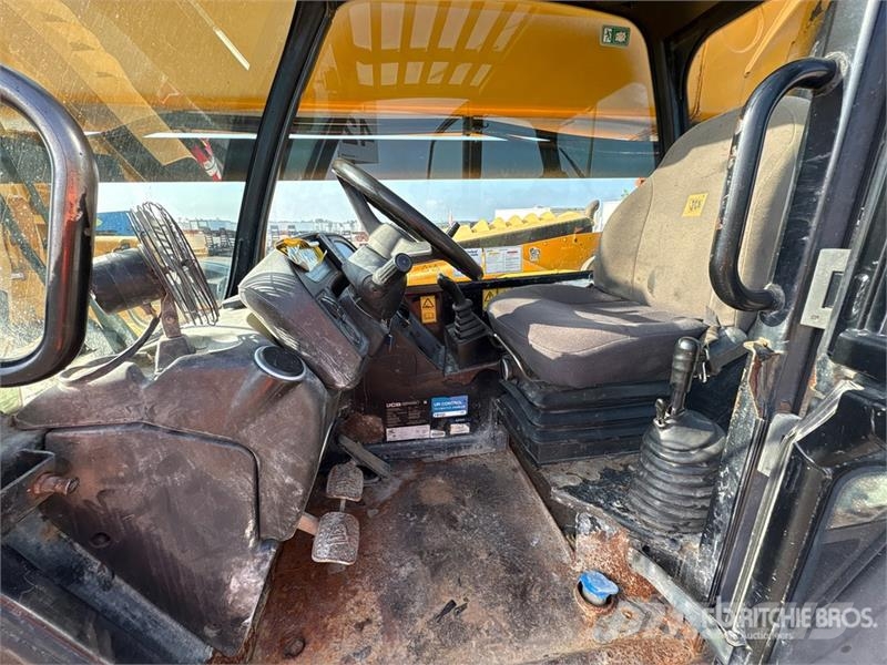 JCB 512-56 伸缩臂叉装车|叉装车