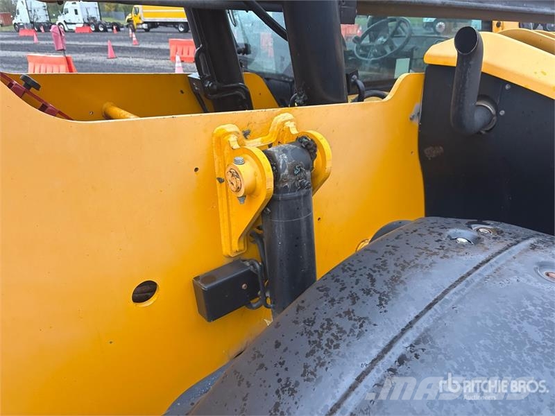 JCB 512-56 텔러 핸들러