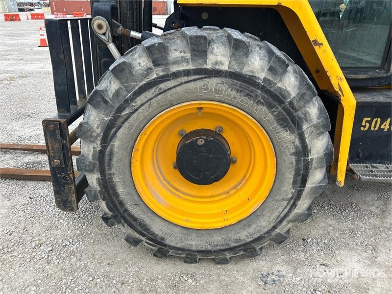 JCB 930-4 6000 lb 4x4 Rough Terrain Forklift Навантажувачі підвищеної прохідності