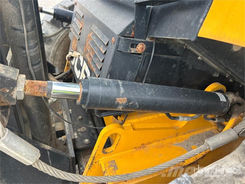 JCB 930-4 6000 lb 4x4 Rough Terrain Forklift Навантажувачі підвищеної прохідності