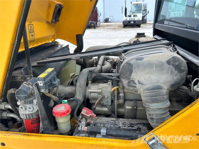 JCB 930-4 6000 lb 4x4 Rough Terrain Forklift Навантажувачі підвищеної прохідності