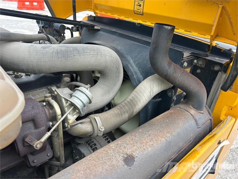 JCB 9304 6000 lb 4x4 Rough Terrain Forklift Wózki widłowe terenowe