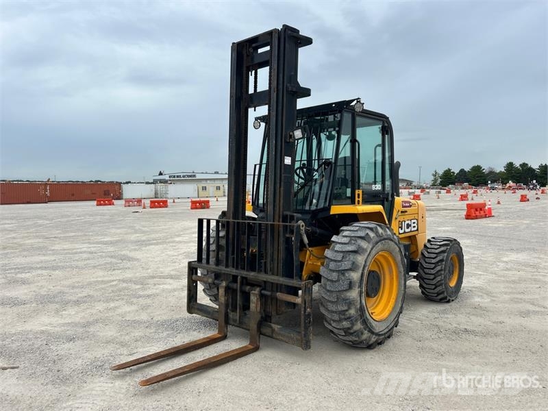 JCB 9304 6000 lb 4x4 Rough Terrain Forklift Wózki widłowe terenowe