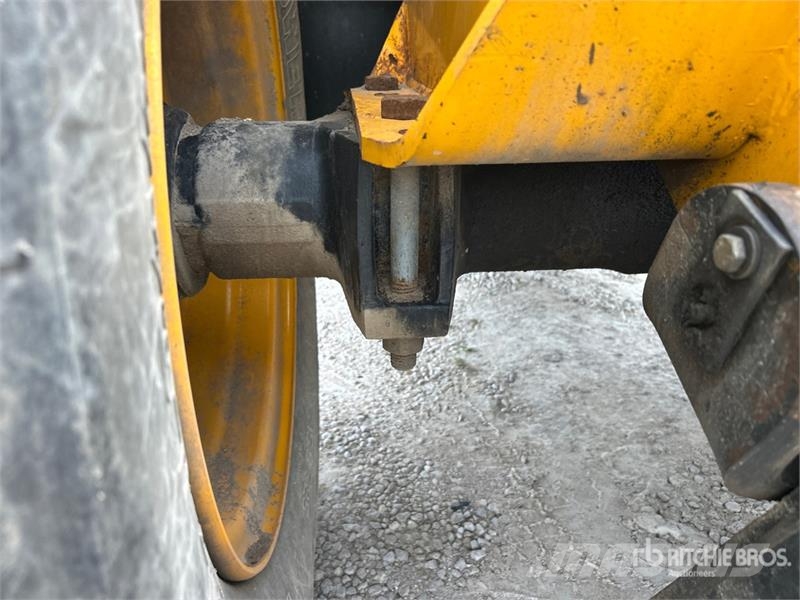 JCB 9304 6000 lb 4x4 Rough Terrain Forklift Wózki widłowe terenowe