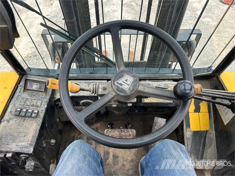 JCB 9304 6000 lb 4x4 Rough Terrain Forklift Wózki widłowe terenowe