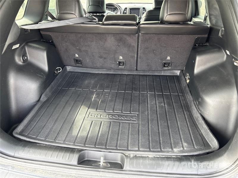 Jeep Cherokee 4WD SUV 汽车