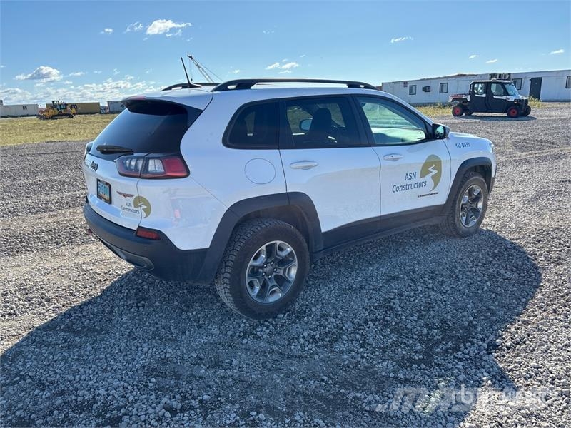 Jeep Cherokee 4WD SUV Kistehergépjárművek