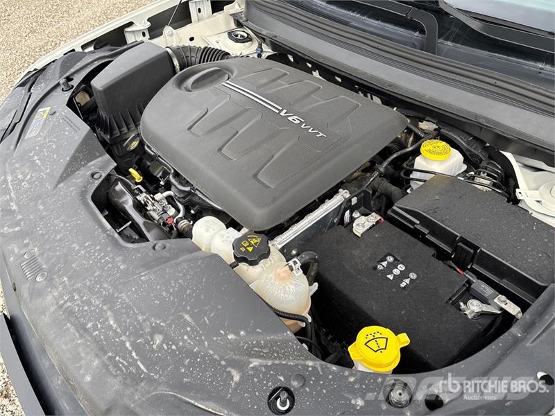 Jeep Cherokee 4WD SUV 汽车
