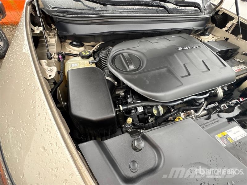 Jeep Cherokee Latitude 4WD SUV Kistehergépjárművek