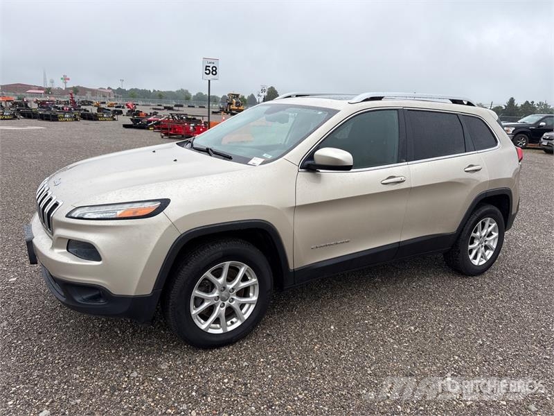 Jeep Cherokee Latitude 4WD SUV Kistehergépjárművek