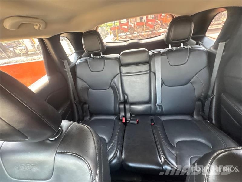 Jeep Cherokee Limited 4WD SUV Легковые автомобили