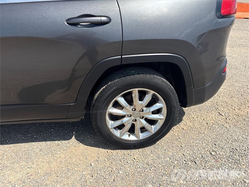 Jeep Cherokee Limited 4WD SUV Легковые автомобили