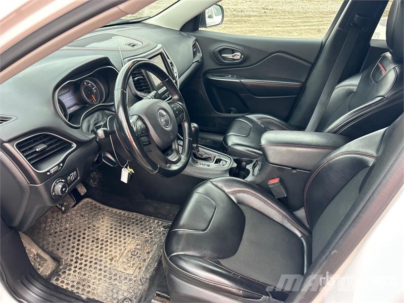 Jeep Cherokee Trailhawk 4WD SUV Auto's