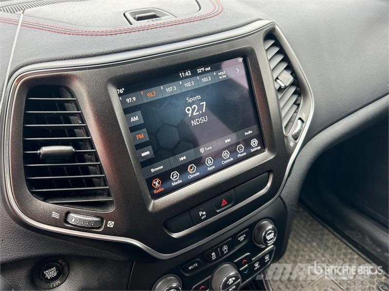 Jeep Cherokee Trailhawk 4WD SUV Auto's